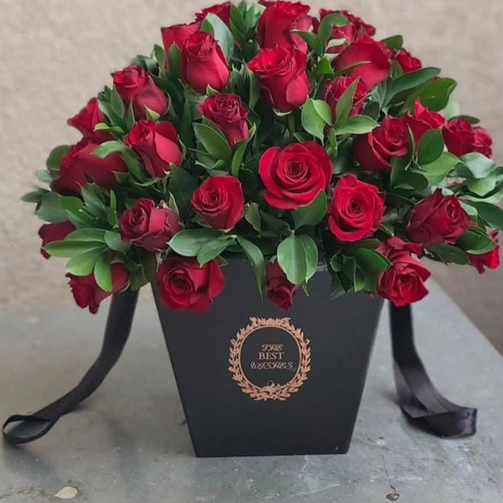Gracebuds Premium Red Roses in Black Gift Box – Timeless Love