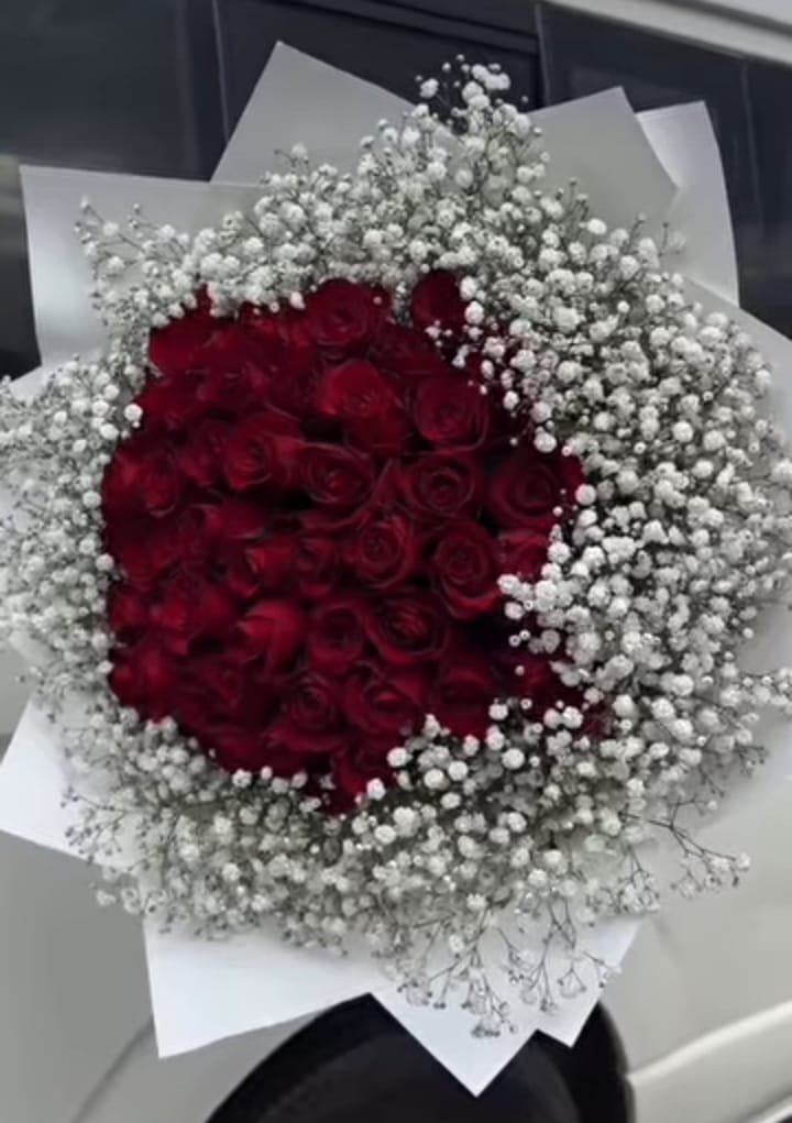 Baby’s Breath and Red Roses